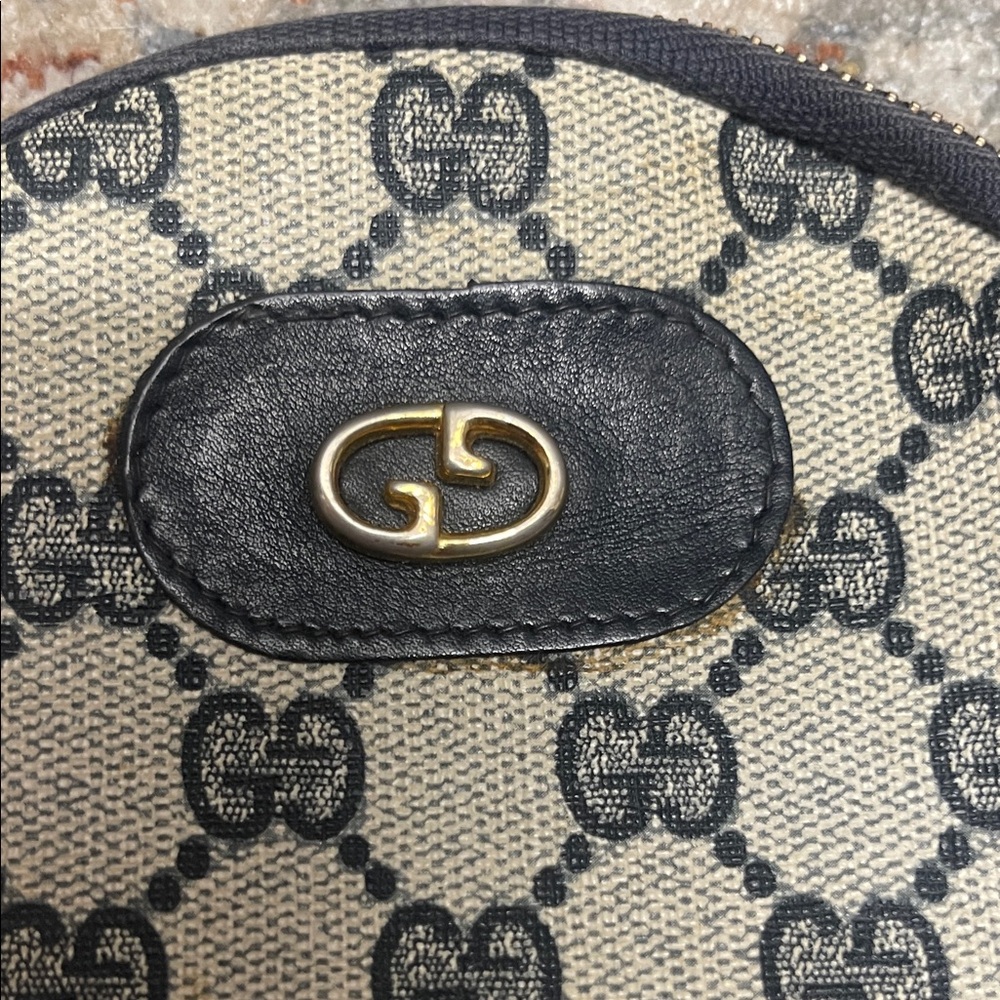Gucci Monogram coin Pouch - Picture 2 of 8